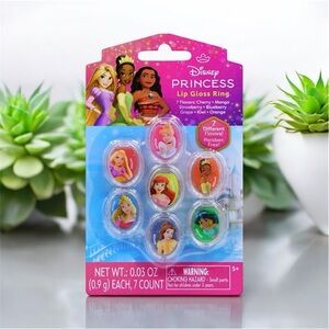New 7pc Disney Lip Gloss Rings